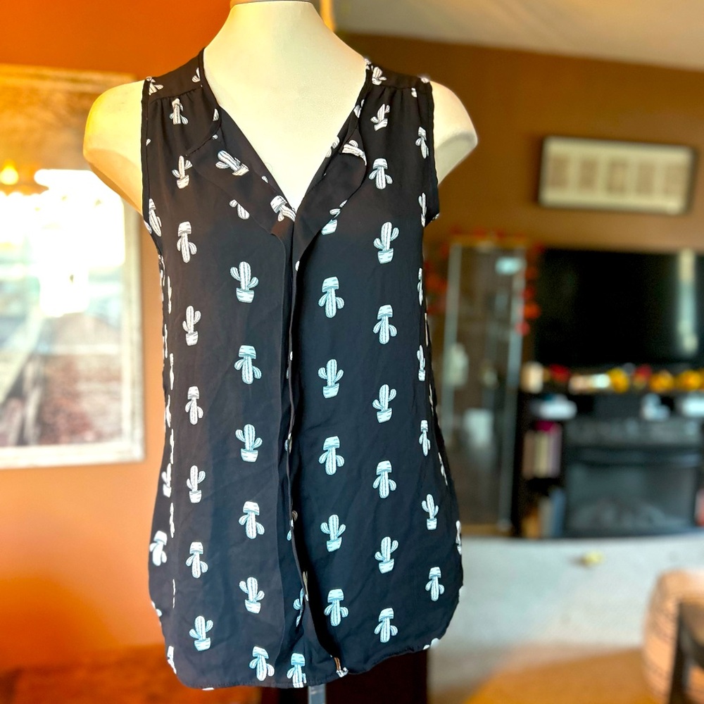 Black sheer cactus short sleeve blouse